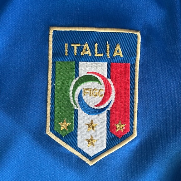 Italy Football Kit Jersey And Shorts. - Picture 3 of 16